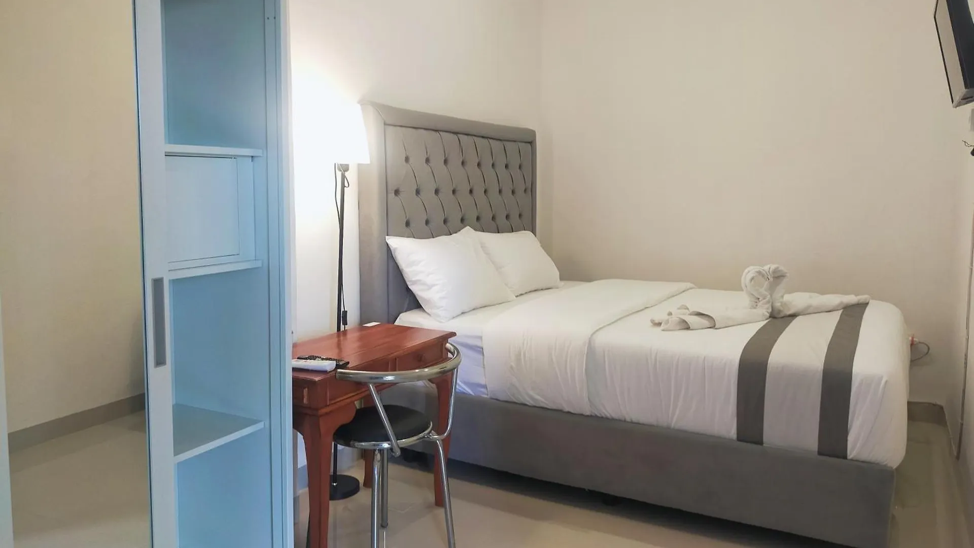 Carstenzs Home Kuta Kuta  Homestay